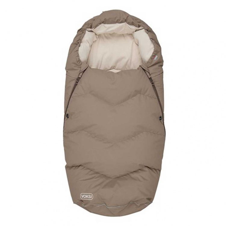 Voksi Åkpåse Urban Walnut Cream i gruppen Barnvagnar / Barnvagnstillbehör / Åkpåsar hos Bonti (11030880-Walnut-Cr)