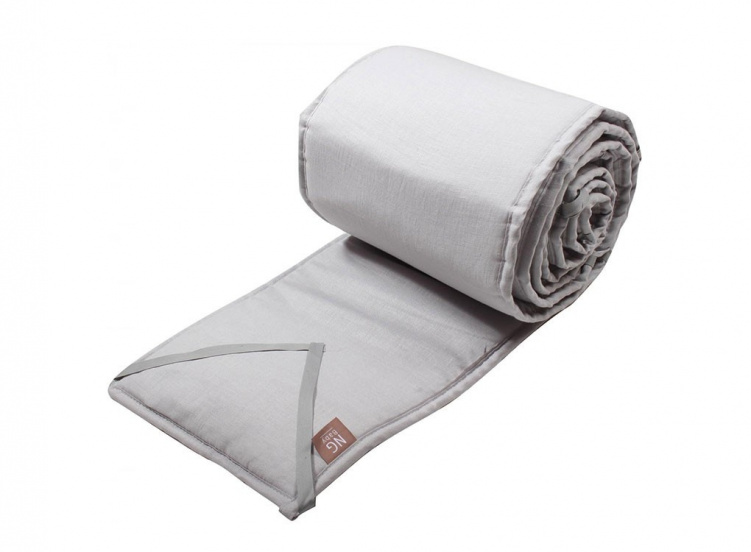 NG Baby Mood Spjälskydd Spjälsäng Light Grey i gruppen Babytillbehör / Sova / Spjälskydd hos Bonti (70300073)